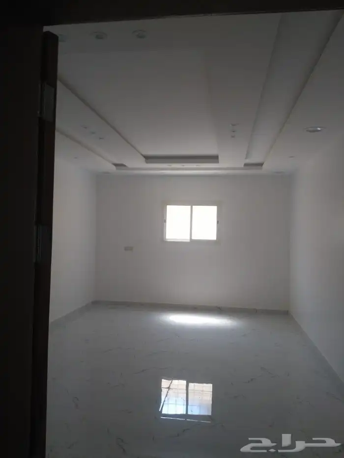 مشرف   معماري صاحب خبره 4
