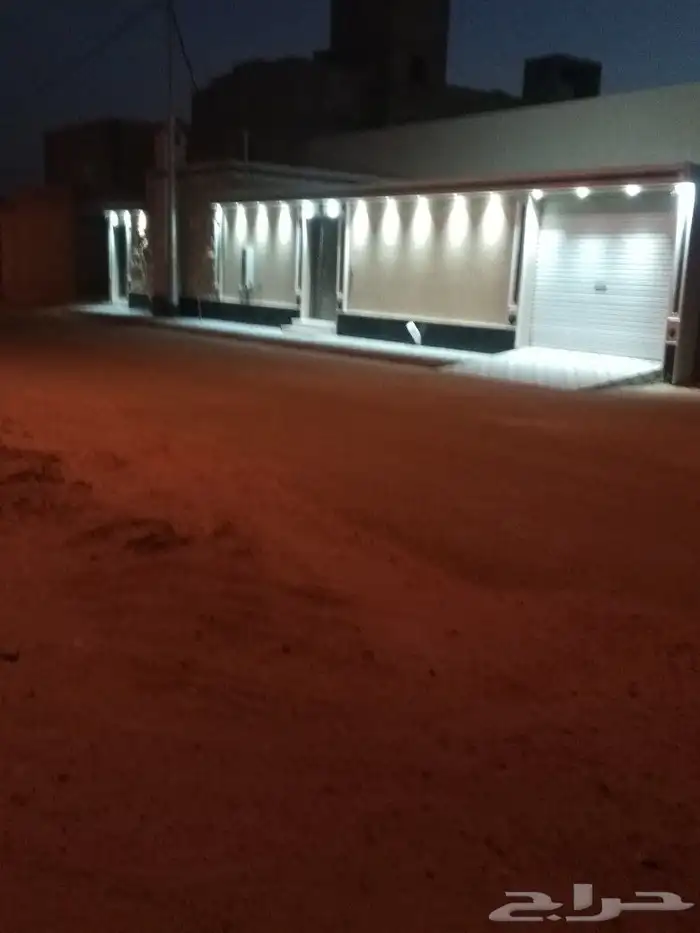 مشرف   معماري صاحب خبره 2