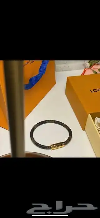 اقلام كارتير واساور لويس وشنط 6