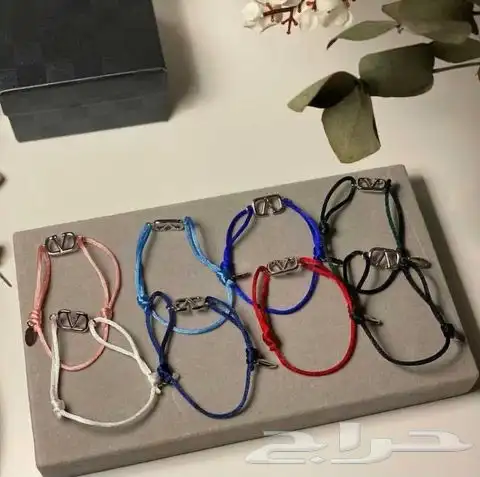 اقلام كارتير واساور لويس وشنط 0