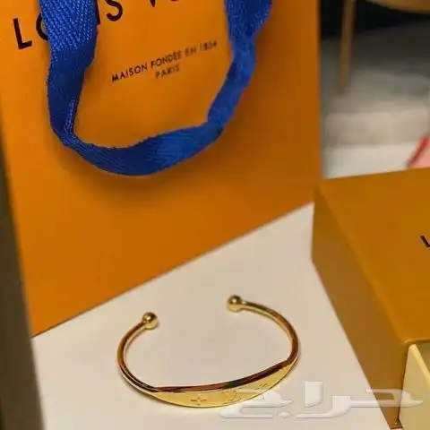 اقلام كارتير واساور لويس وشنط 5