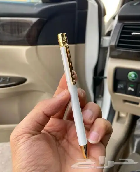 اقلام كارتير واساور لويس وشنط 11