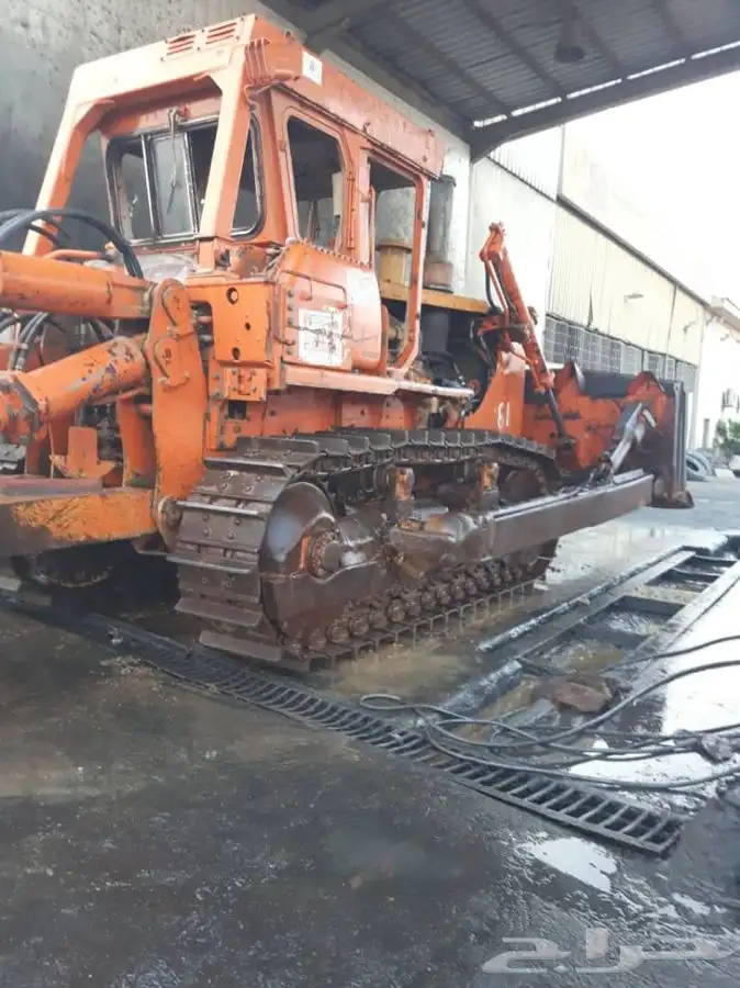 بلدوزر للأيجار والمقاولة 0