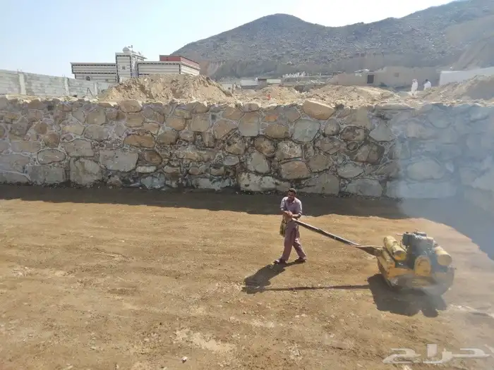 معلم حجر وبوكلين للايجار وتخريم صخور 16