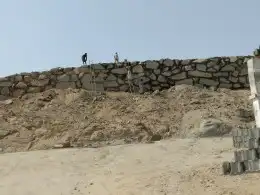 معلم حجر وبوكلين للايجار وتخريم صخور 8