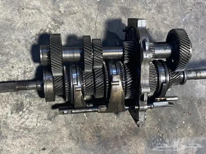 جيربكسات عادي ودبلات وفصل الدفع الرباعي المستمر 8