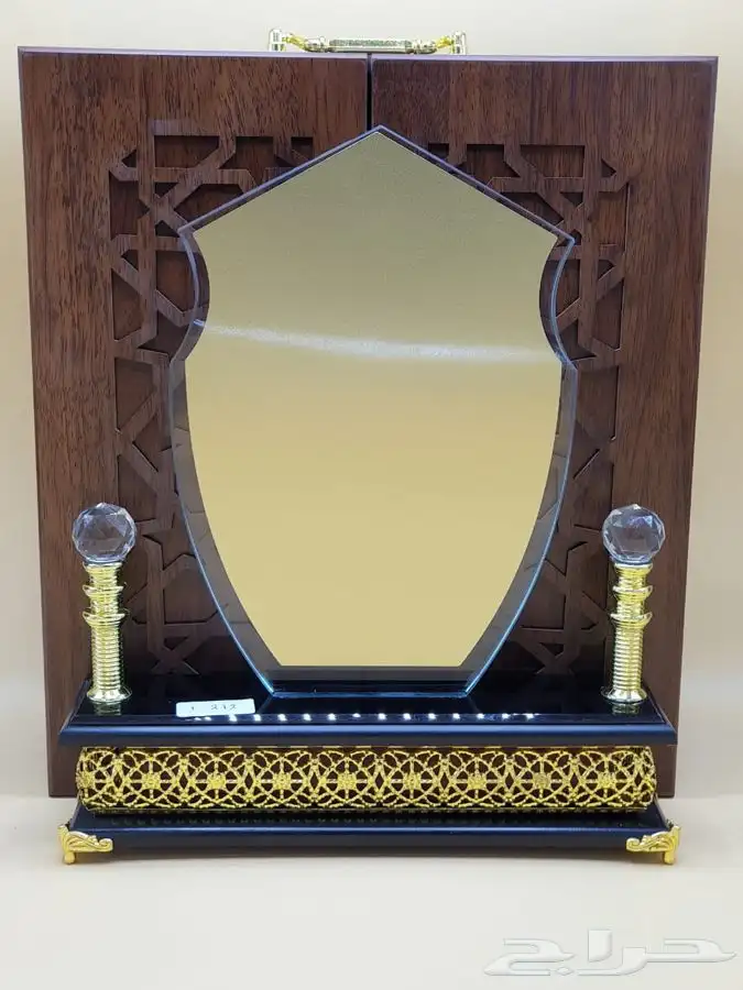 لوحات مكتبية ودروع تذكارية 45