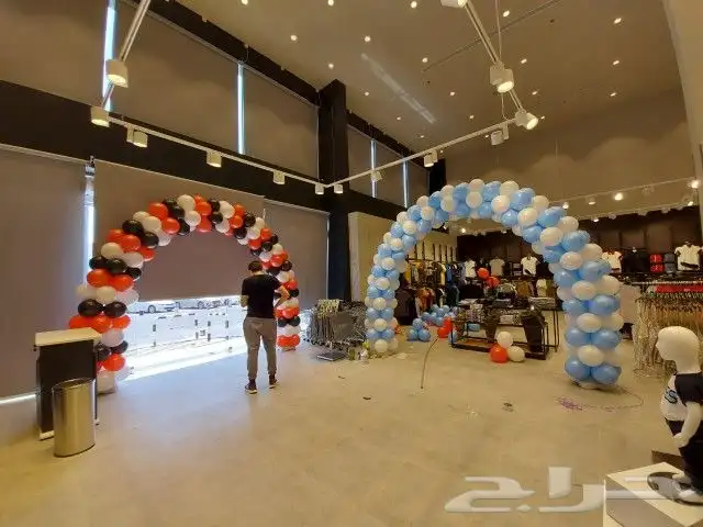 شاشات عرض مسارح المنيوم قزاز تراسات اضاه صوتيات 8