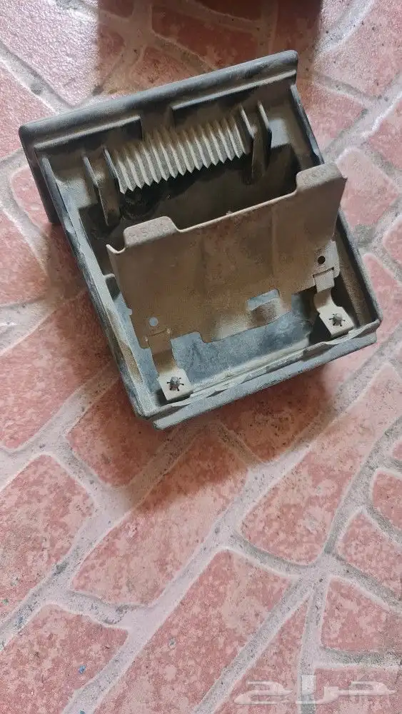 قطع غيارمتفرقه لسيارات تويوتا اصلي مخزن قديم 51