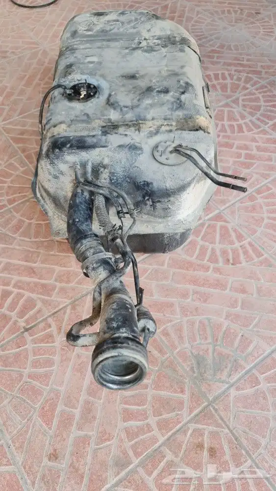 قطع غيارمتفرقه لسيارات تويوتا اصلي مخزن قديم 83