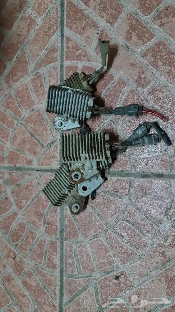 قطع غيارمتفرقه لسيارات تويوتا اصلي مخزن قديم 68