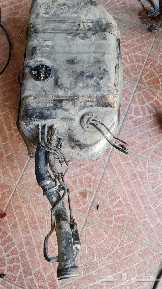 قطع غيارمتفرقه لسيارات تويوتا اصلي مخزن قديم 84