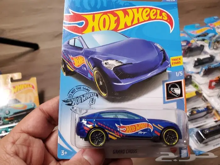 اكثر من 100 سيارة هوت ويلز Hot wheels وغيرها نادرة ومميزة 33