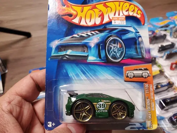 اكثر من 100 سيارة هوت ويلز Hot wheels وغيرها نادرة ومميزة 35