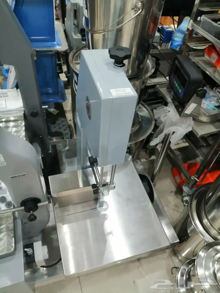 منشار لحم إيطالي 0