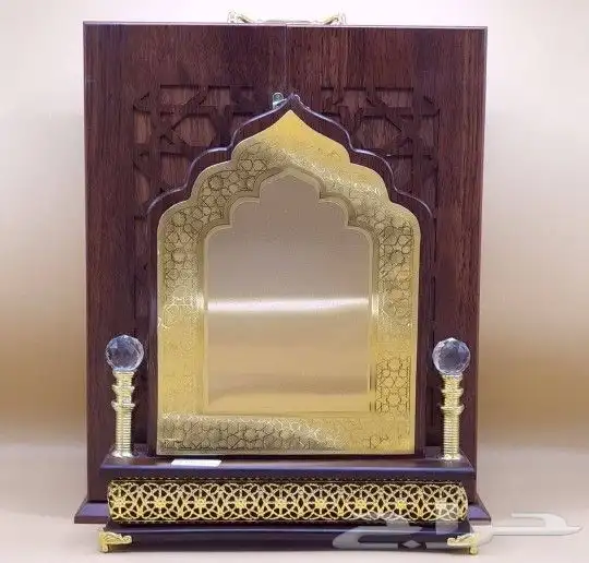 دروع وكؤوس تذكارية 32