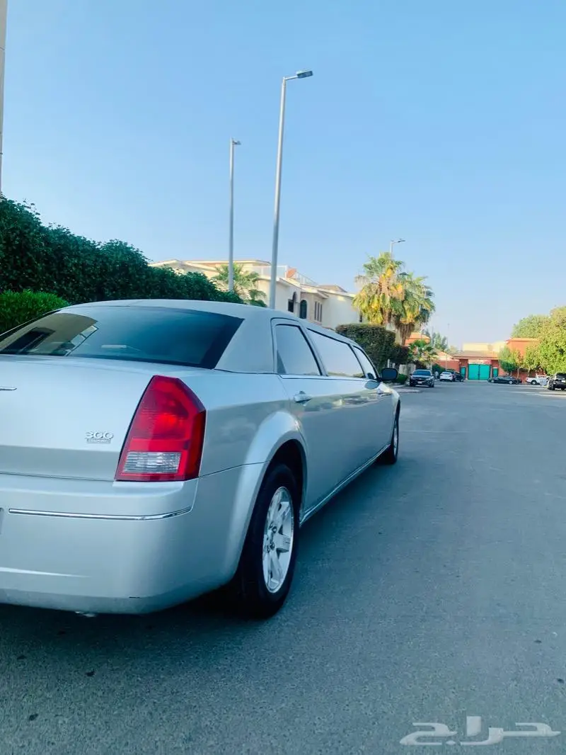 ليموزينات مرسيدس رولز لنكولن كرايسلر 50