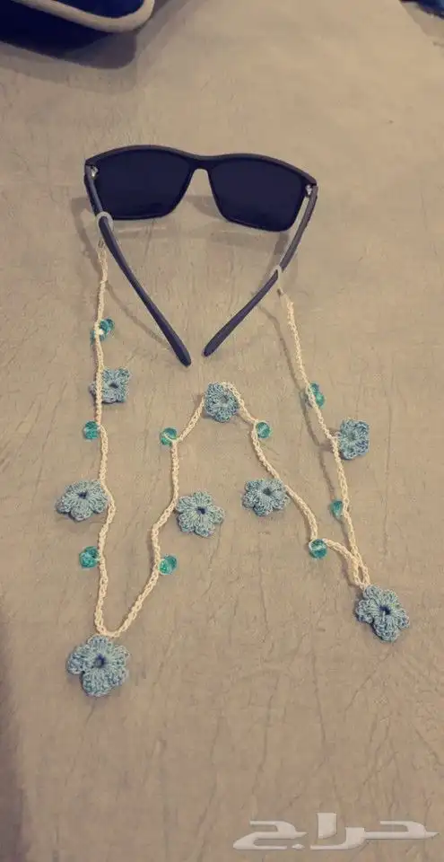 تعليقة للنظارات 3