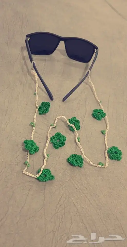 تعليقة للنظارات 5