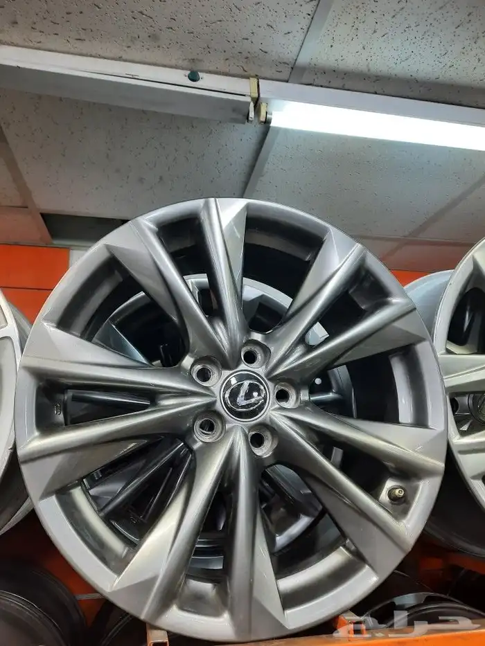 جنوط لكزس أي أس 350 اصلي وكاله شد بلد 2021 8