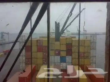 سايق كرين فوق البواخر العملاقه 0