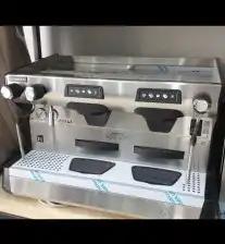 ايس ميكر إيطالي ومكائن اسبريسو 13