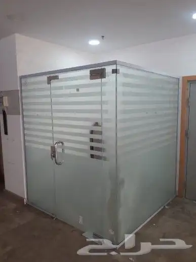 مرايات وزجاج سكوريت وشور بوكس 63