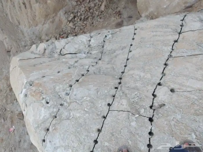 لايجار بوكلين وبناء جدارن الحجر وتفيتيت صخور 7