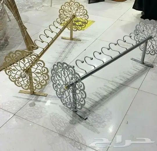 علاقات ملابس وعبايات 0