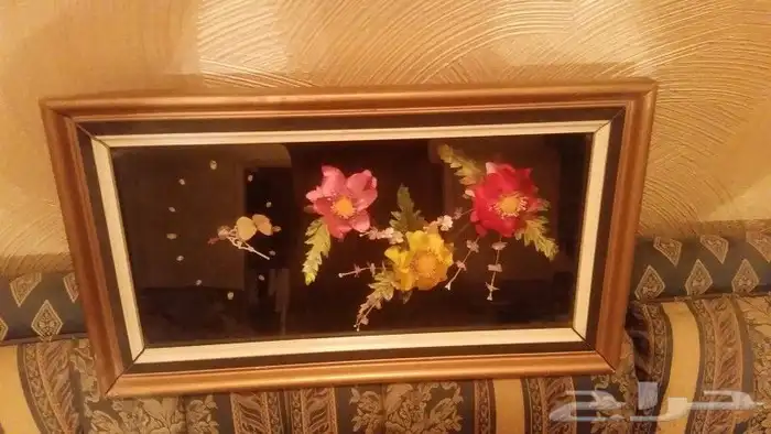ساعه فاخره مع باقه ورد 0