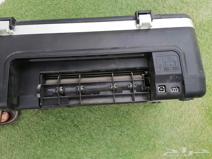 اجهزة طباعة ملونه عددهم 4 او اكثر حص طين HP فيهم ثنتين عدلين 11