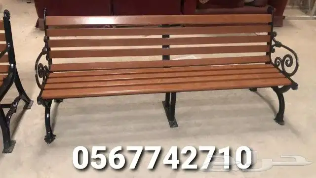 كراسي خشب وسلات نفايات خشبية 2