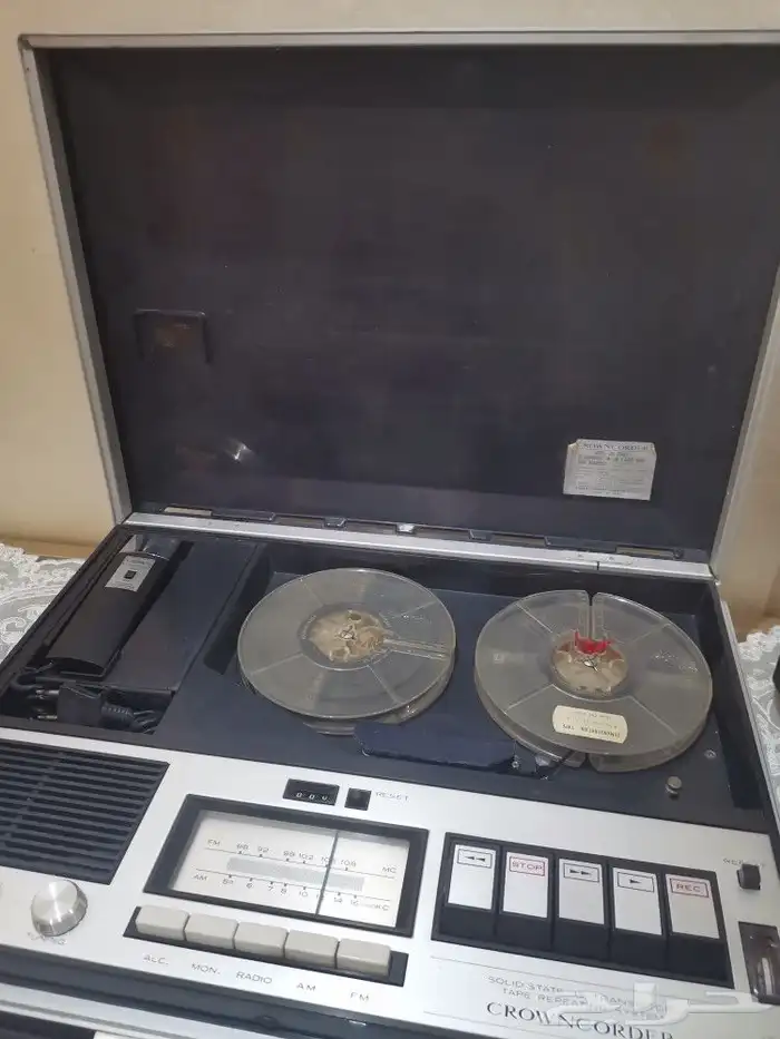جهاز نادر ريل وراديو كراون شنطة صنع 1972م 0