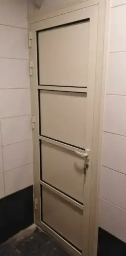 مؤسسه تعز الشرقيه للحداده والالمنيوم 38