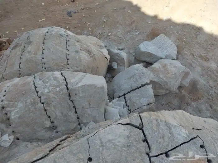 بوكلين للايجار ومعلم بنيان حجر وتخريم الصخور 24