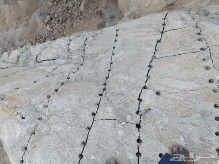 بوكلين للايجار ومعلم بنيان حجر وتخريم الصخور 21