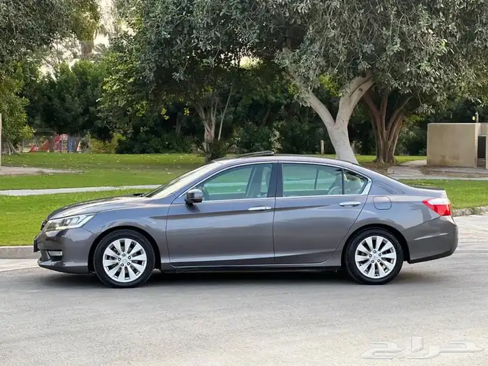 هوندا اكورد 2013 فل كامل ممشى قليل (( تم البيع )) 17