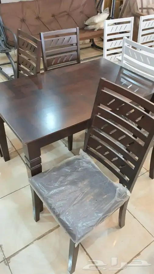 طاولات طعام خشب ماليزي 0