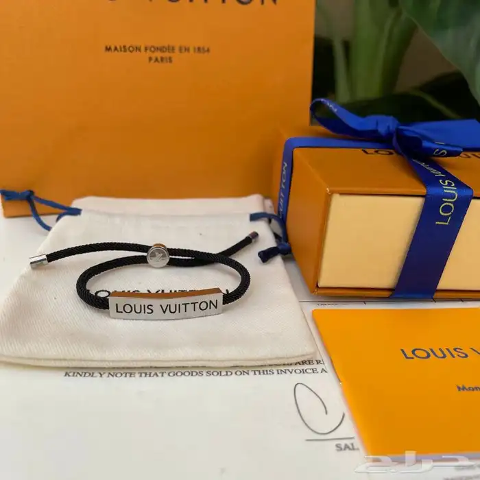 اكسسوار هاي كواليتي طبق الأصل   26