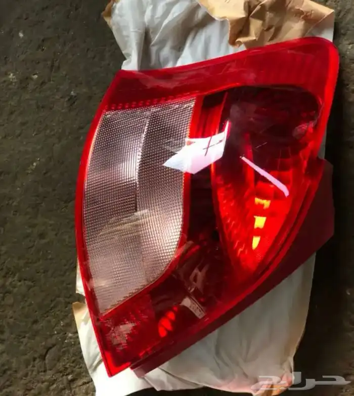 شمعات و اصطبات خلفي يارس هاتش باك 2006 الى 2009 7