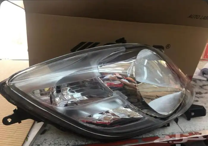 شمعات و اصطبات خلفي يارس هاتش باك 2006 الى 2009 8