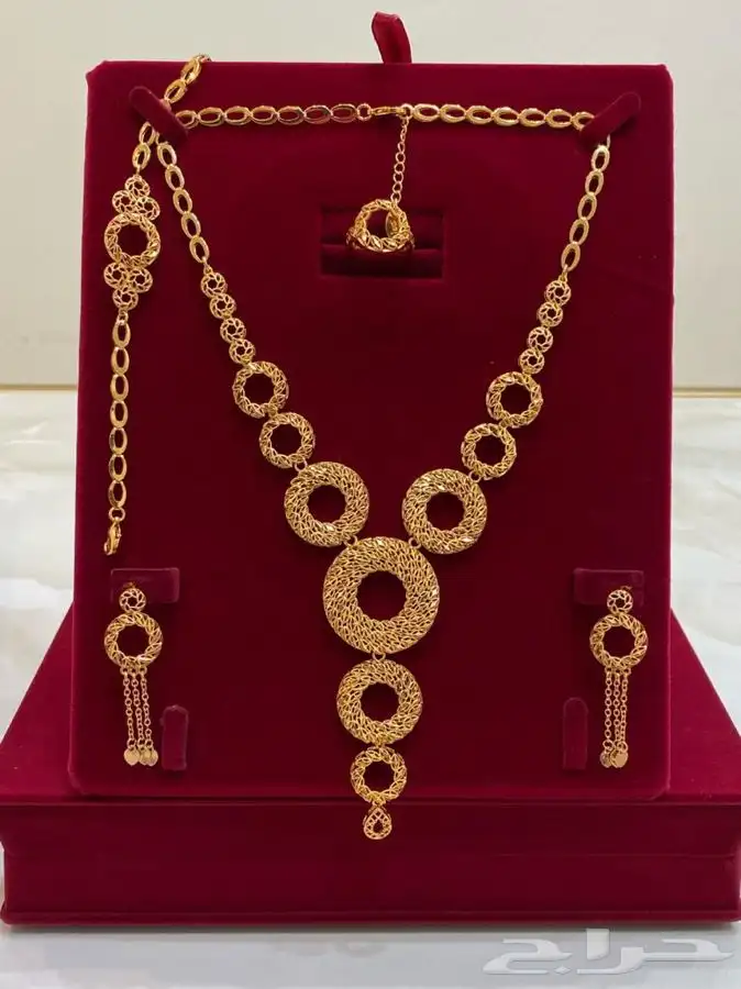 شوزات وشماغ عالية الجوده 23