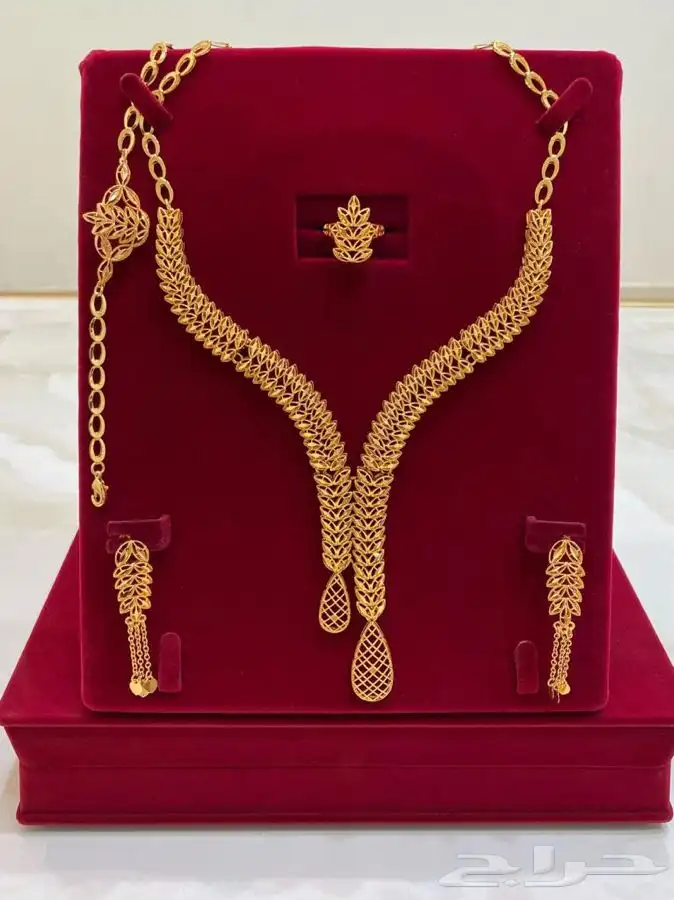 شوزات وشماغ عالية الجوده 20