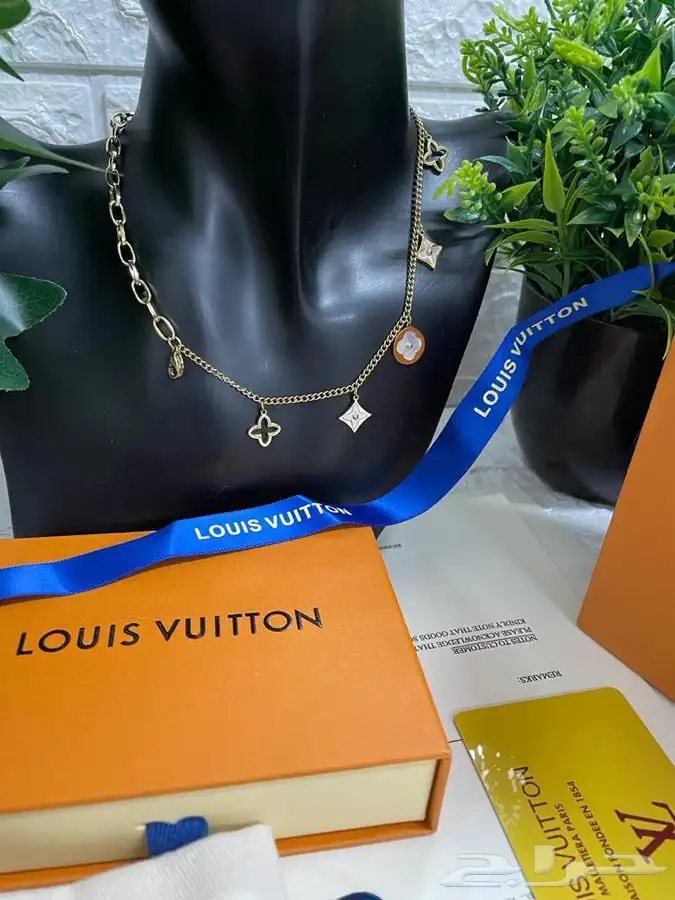 شوزات وشماغ عالية الجوده 54