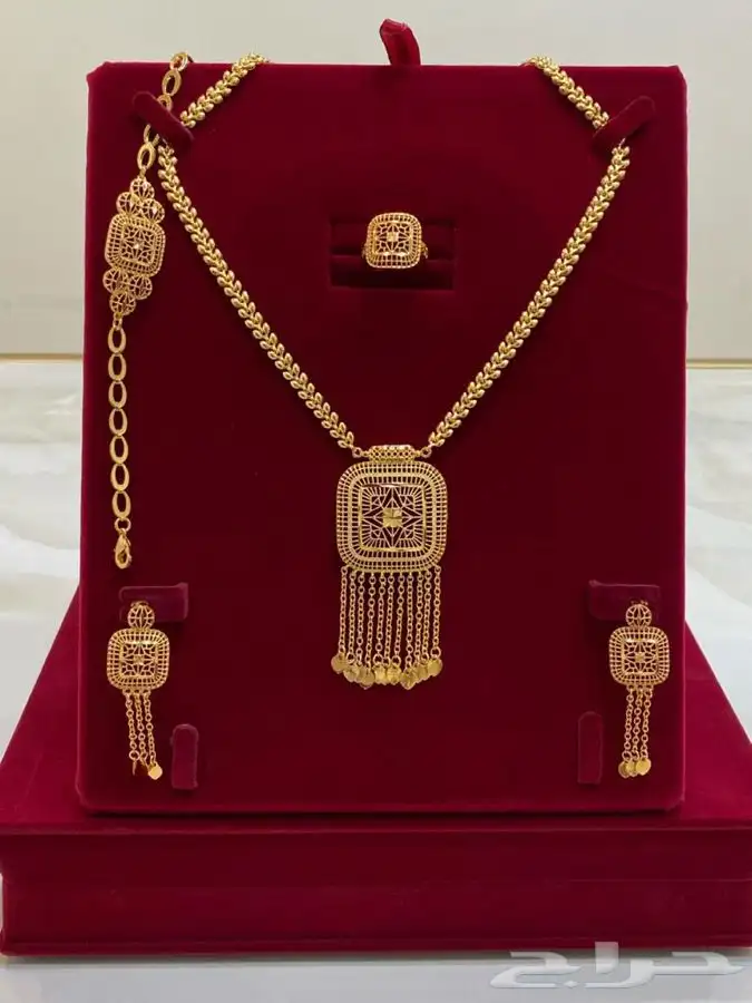 شوزات وشماغ عالية الجوده 22