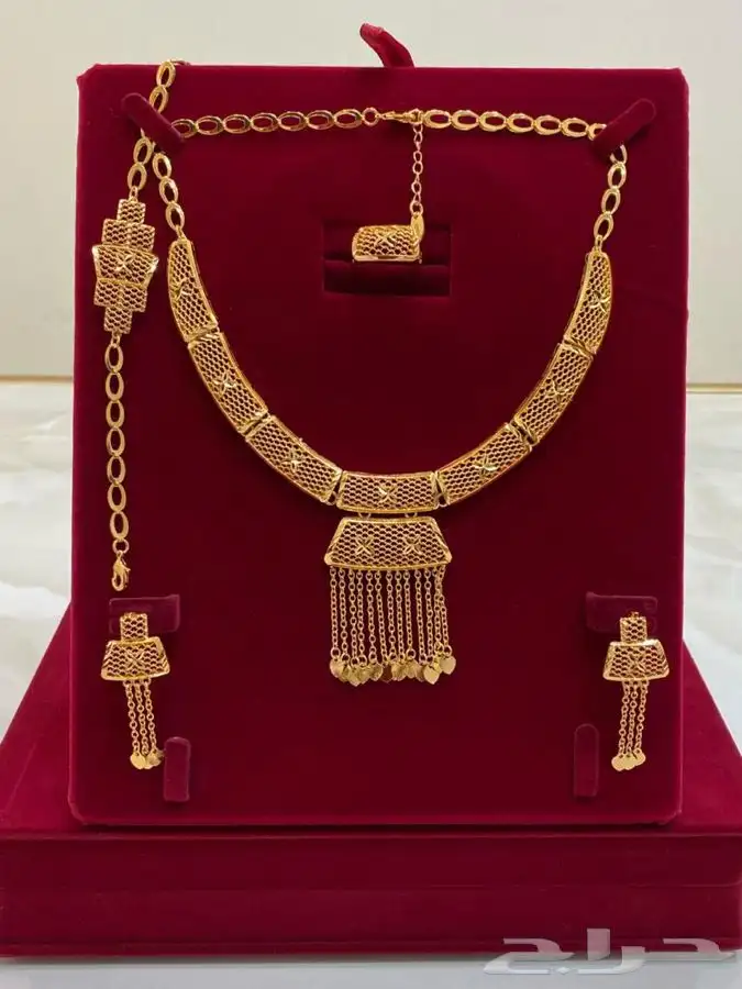 شوزات وشماغ عالية الجوده 19