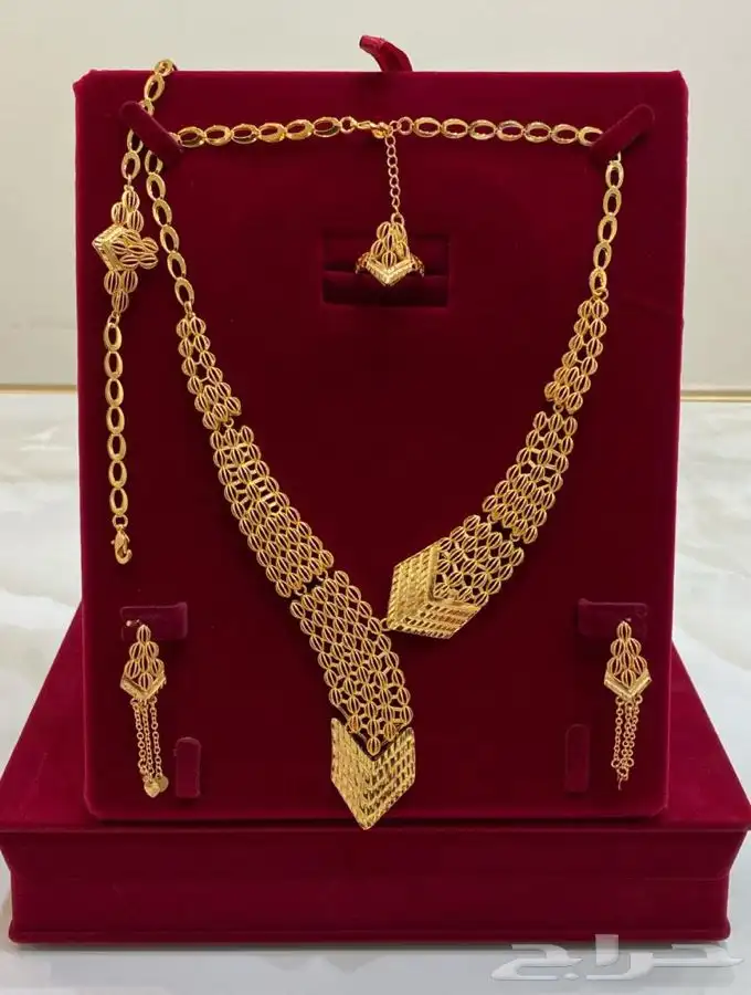 شوزات وشماغ عالية الجوده 16