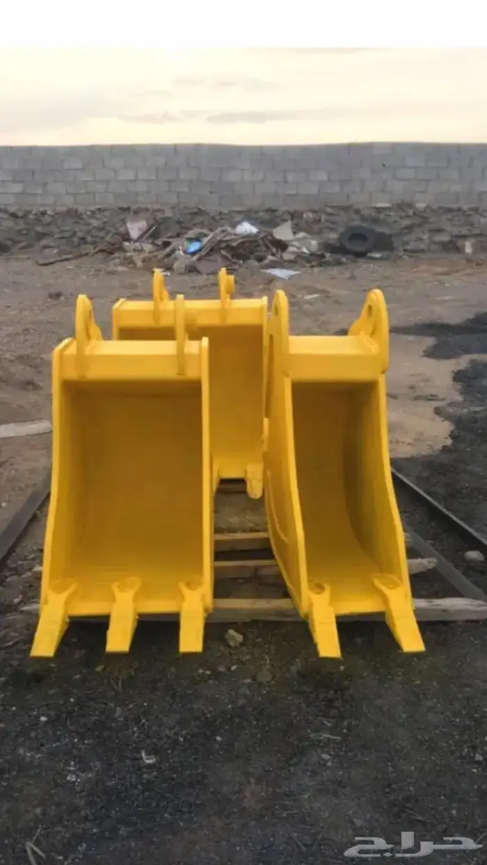 بوكلين جي سي بي قطع غيار جديده معدات نجران 0