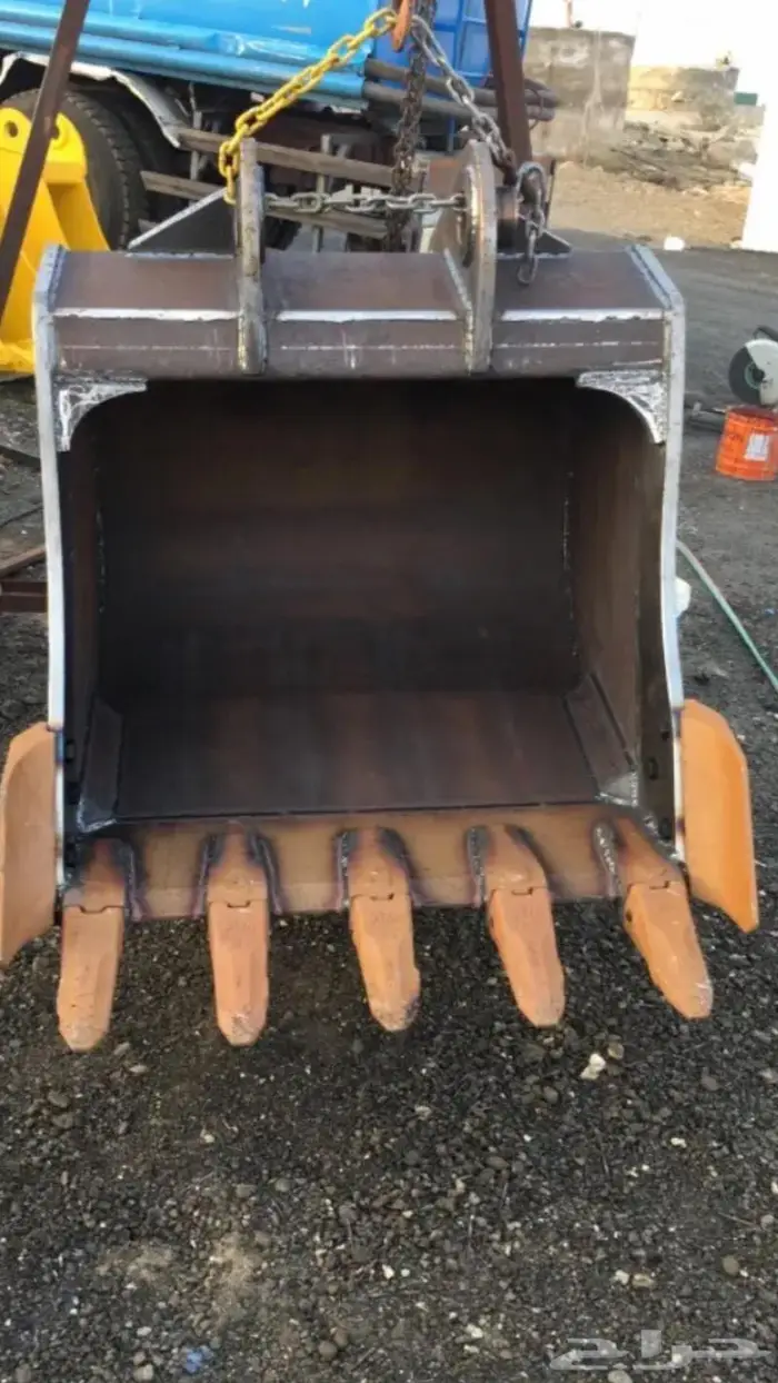 بوكلين جي سي بي قطع غيار جديده معدات نجران 13