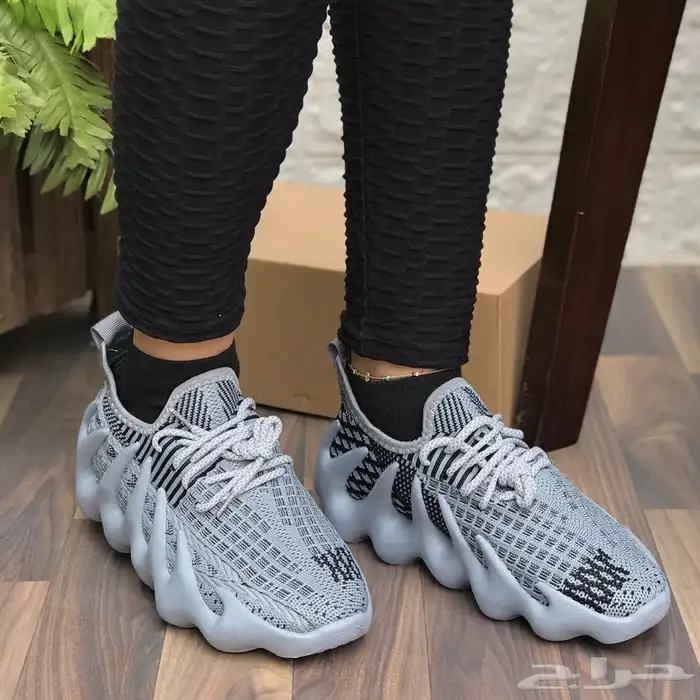 شوزات وشماغ عالية الجوده 66